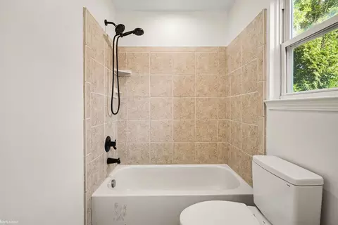 Bath - 56274 Robin, Macomb, MI 48042 photo 1 of 4