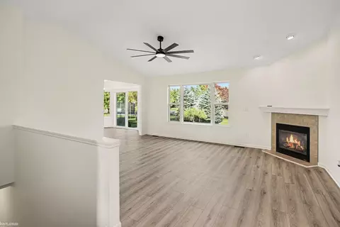 Living - 56274 Robin, Macomb, MI 48042 photo 1 of 2