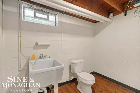 Bath - 605 Hidden, Grosse Pointe Woods, MI 48235 photo 6 of 6