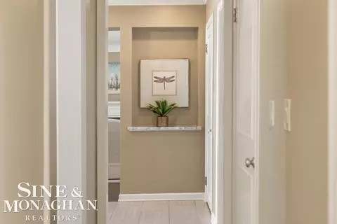 Entry Way - 605 Hidden, Grosse Pointe Woods, MI 48235 photo 5 of 6