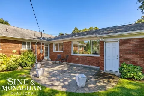 Exterior - 605 Hidden, Grosse Pointe Woods, MI 48235 photo 6 of 9