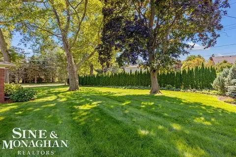 Exterior - 605 Hidden, Grosse Pointe Woods, MI 48235 photo 5 of 9