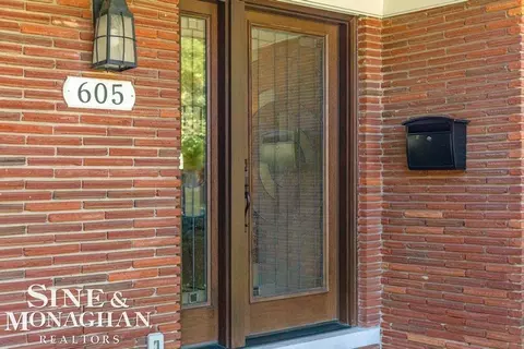 Entry Way - 605 Hidden, Grosse Pointe Woods, MI 48235 photo 1 of 6