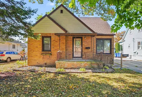 206 S S Mtn, Bay City, MI 48706