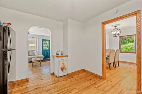 Entry Way - 214 Hickory, Munising, MI 49862 photo 1 of 4