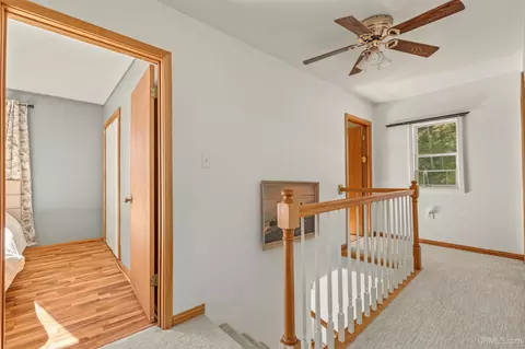 Entry Way - 214 Hickory, Munising, MI 49862 photo 3 of 4