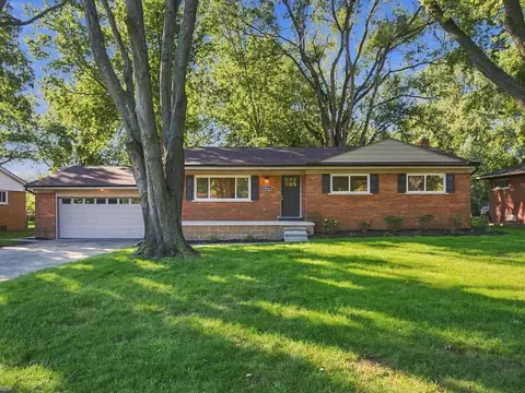 4616 Beuren, Shelby Township, MI 48316
