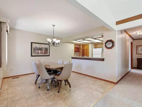 Dining - 15385 Windmill #60, Macomb, MI 48044 photo 1 of 3