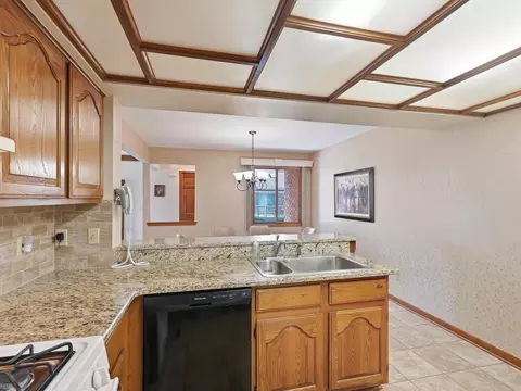 Kitchen - 15385 Windmill #60, Macomb, MI 48044 photo 3 of 3