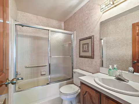 Bath - 15385 Windmill #60, Macomb, MI 48044 photo 1 of 4