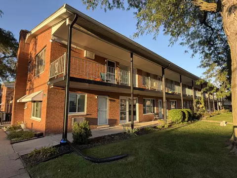 2121 Clawson #101, Royal Oak, MI 48073