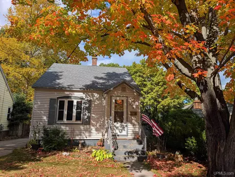 419 E Prospect, Marquette, MI 49855