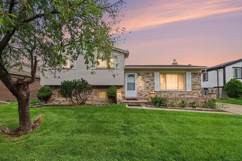 39158 Roland, Sterling Heights, MI 48310