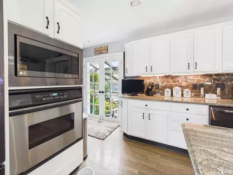 Kitchen - 3183 Bluebush, Monroe, MI 48162 photo 3 of 6