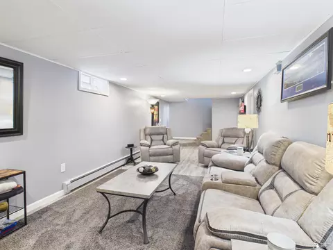 Living - 3183 Bluebush, Monroe, MI 48162 photo 8 of 9