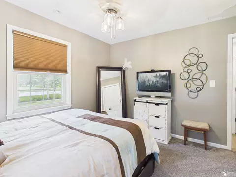 Bedroom - 3183 Bluebush, Monroe, MI 48162 photo 7 of 11
