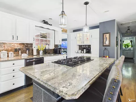 Kitchen - 3183 Bluebush, Monroe, MI 48162 photo 5 of 6