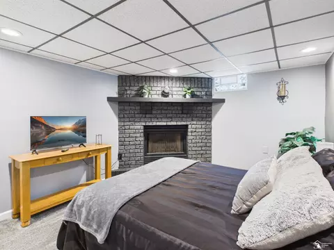 Bedroom - 3183 Bluebush, Monroe, MI 48162 photo 8 of 11