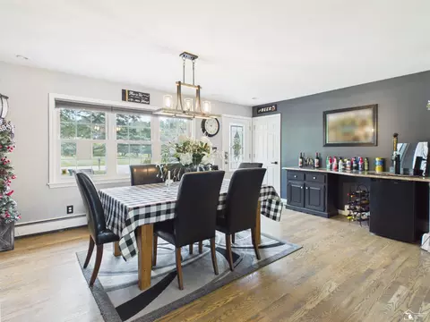 Dining - 3183 Bluebush, Monroe, MI 48162 photo 1 of 3