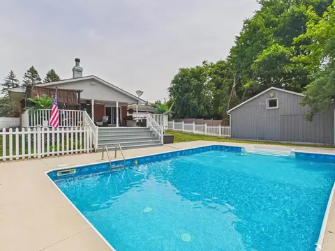 Exterior - 3183 Bluebush, Monroe, MI 48162 photo 6 of 33