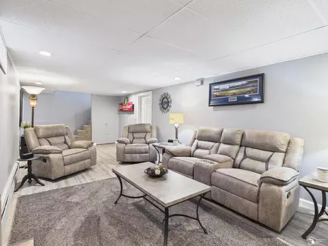 Living - 3183 Bluebush, Monroe, MI 48162 photo 9 of 9