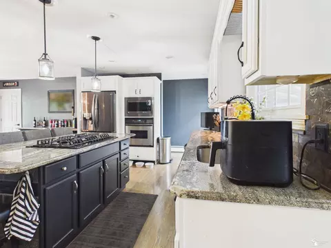 Kitchen - 3183 Bluebush, Monroe, MI 48162 photo 2 of 6