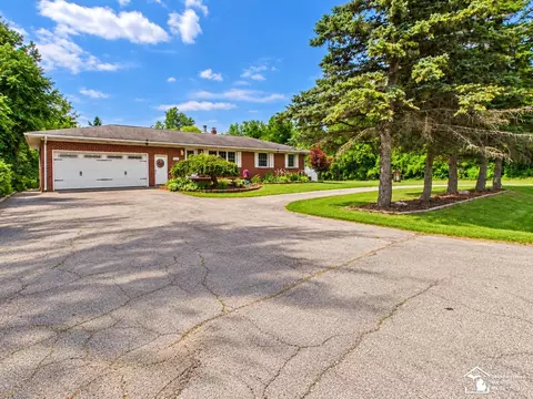 Exterior - 3183 Bluebush, Monroe, MI 48162 photo 1 of 33