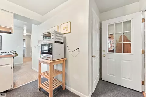 Entry Way - 537 N Neeper, Capac, MI 48014 photo 1 of 3