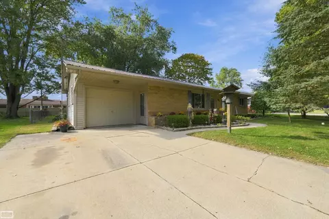 Exterior - 537 N Neeper, Capac, MI 48014 photo 4 of 9