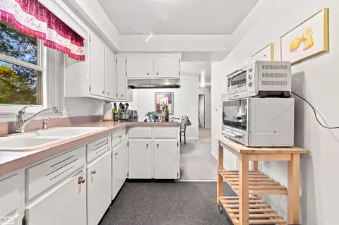 Kitchen - 537 N Neeper, Capac, MI 48014 photo 5 of 5