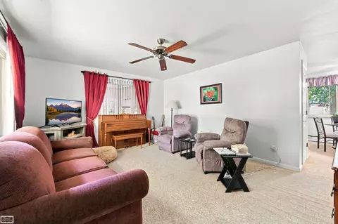 Living - 537 N Neeper, Capac, MI 48014 photo 1 of 3