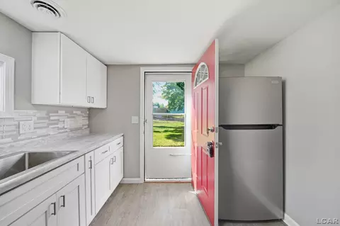 Entry Way - 115 Seeley, Adrian, MI 49221 photo 1 of 2