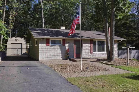214 Dunlop, Roscommon, MI 48653