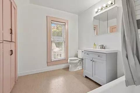 Bath - 2015 7th, Bay City, MI 48708 photo 1 of 1