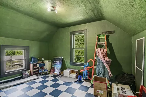 Bedroom - 2015 7th, Bay City, MI 48708 photo 3 of 4