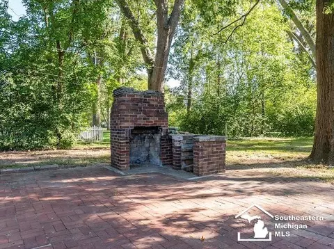 Exterior - 1516 Riverview, Monroe, MI 48162 photo 5 of 9
