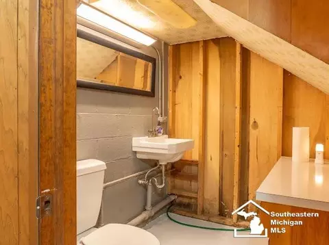 Bath - 1516 Riverview, Monroe, MI 48162 photo 3 of 3