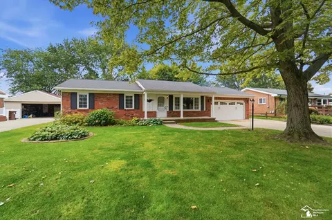 15592 Eastwood, Monroe, MI 48161
