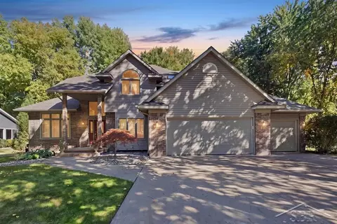 6026 Londonberrie, Midland, MI 48640
