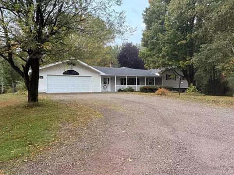 516 Co Rd 480, Marquette, MI 49855