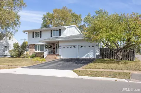Exterior - 1818 Prairie, Ishpeming, MI 49849 photo 7 of 12