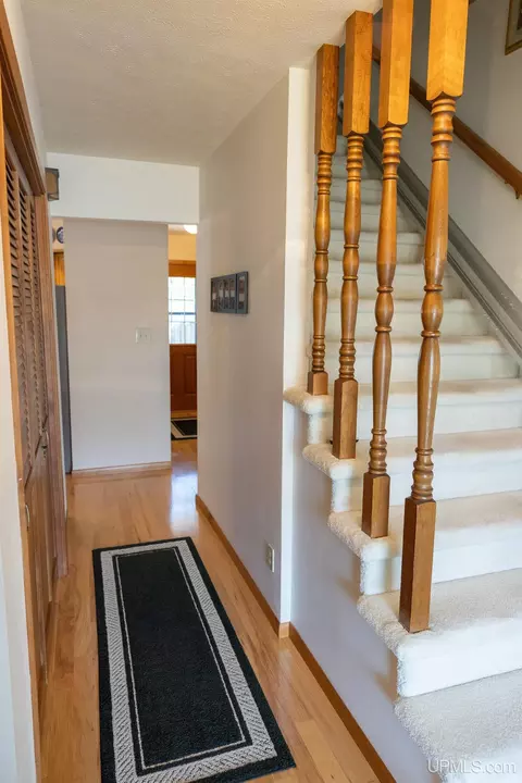 Entry Way - 1818 Prairie, Ishpeming, MI 49849 photo 2 of 5