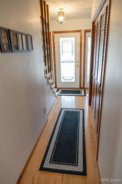 Entry Way - 1818 Prairie, Ishpeming, MI 49849 photo 4 of 5