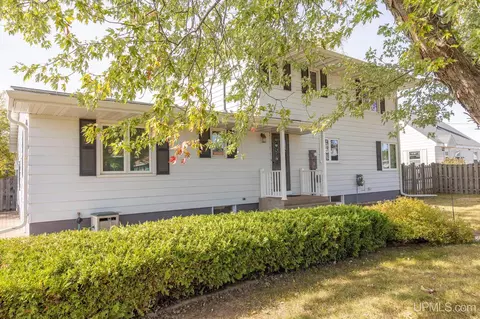 Exterior - 1818 Prairie, Ishpeming, MI 49849 photo 10 of 12