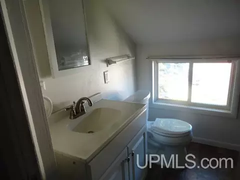 Bath - 104 Hemlock, Munising, MI 49862 photo 3 of 3