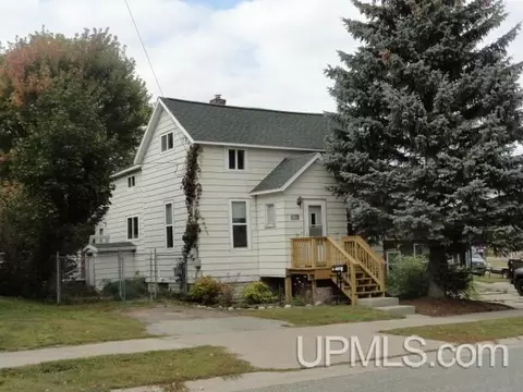 104 Hemlock, Munising, MI 49862