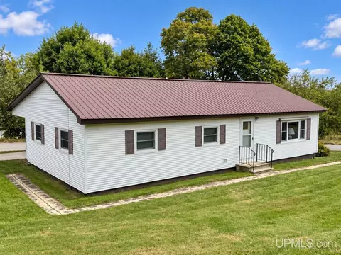 220 N 5th, Crystal Falls, MI 49920