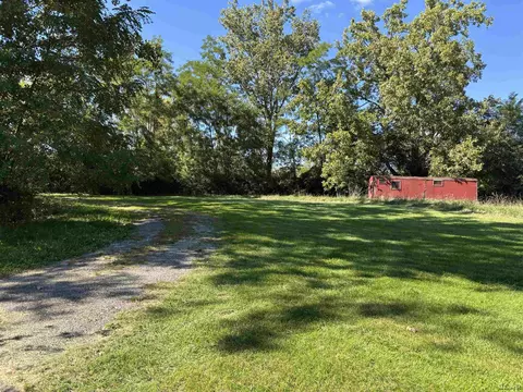 2000 Blk Geller, Adrian, MI 49221 photo 2