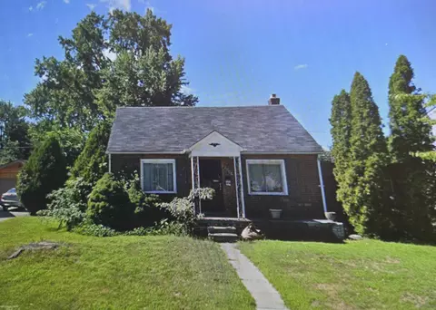 22004 Harper Lk, Saint Clair Shores, MI 48080