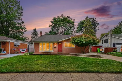 21436 Sunnyview, Clinton Township, MI 48035